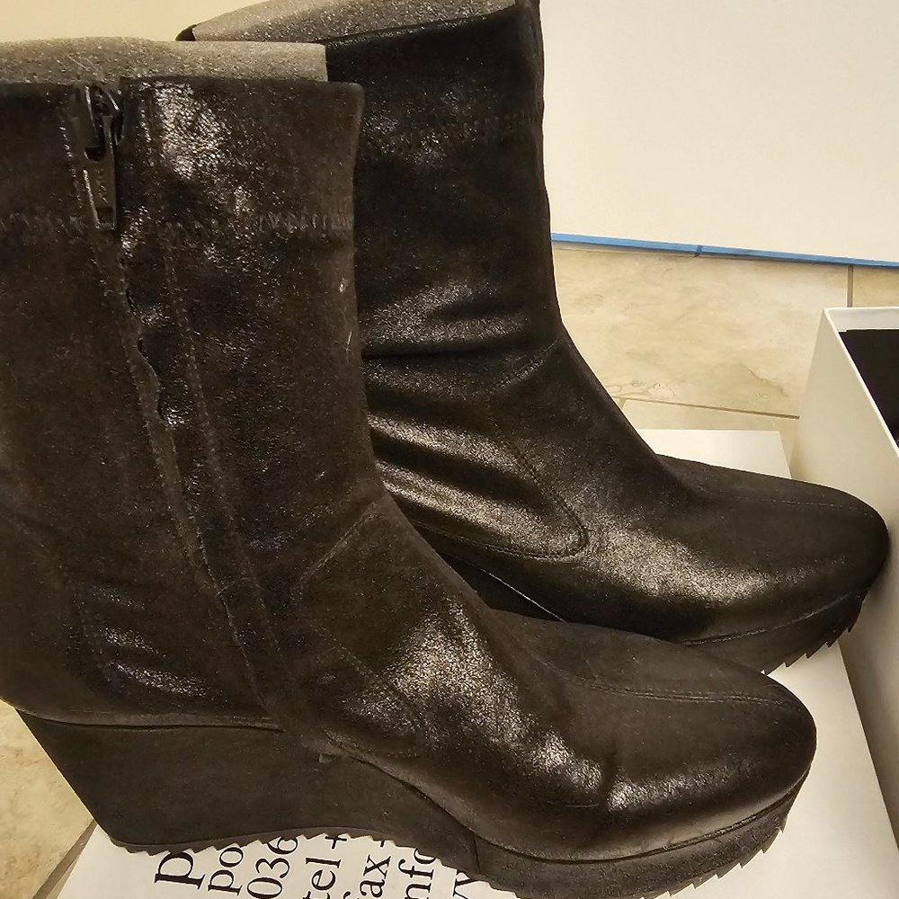 Pedro Garcia Urika Glace Euro Size 42, US 11 NIB